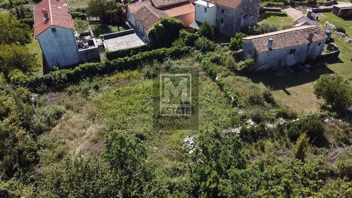 Parenzo, dintorni - Centro storico con ampio terreno edificabile