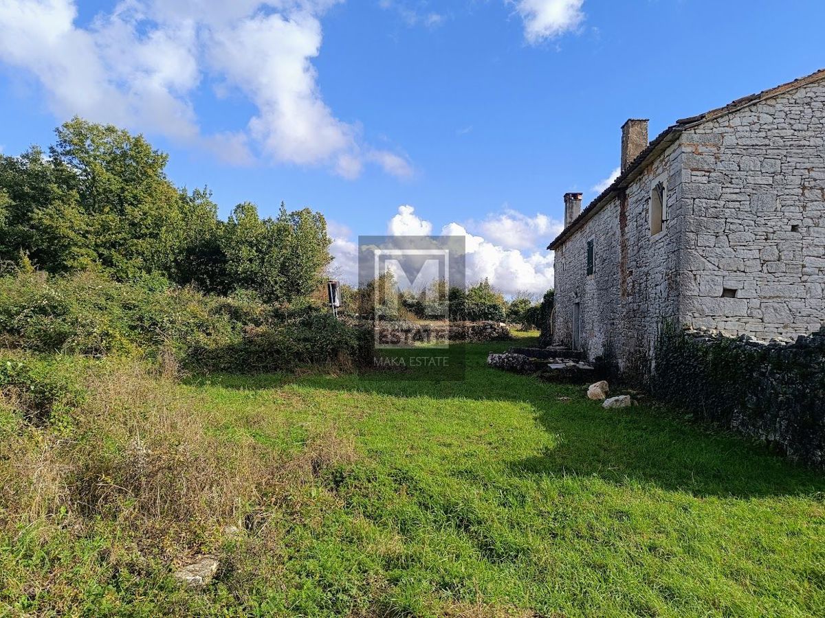 Parenzo, dintorni - Centro storico con ampio terreno edificabile