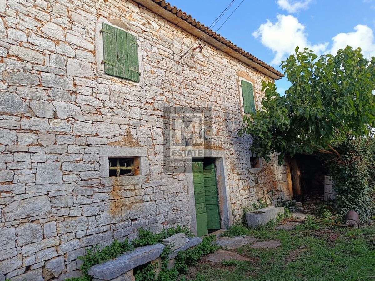 Parenzo, dintorni - Centro storico con ampio terreno edificabile