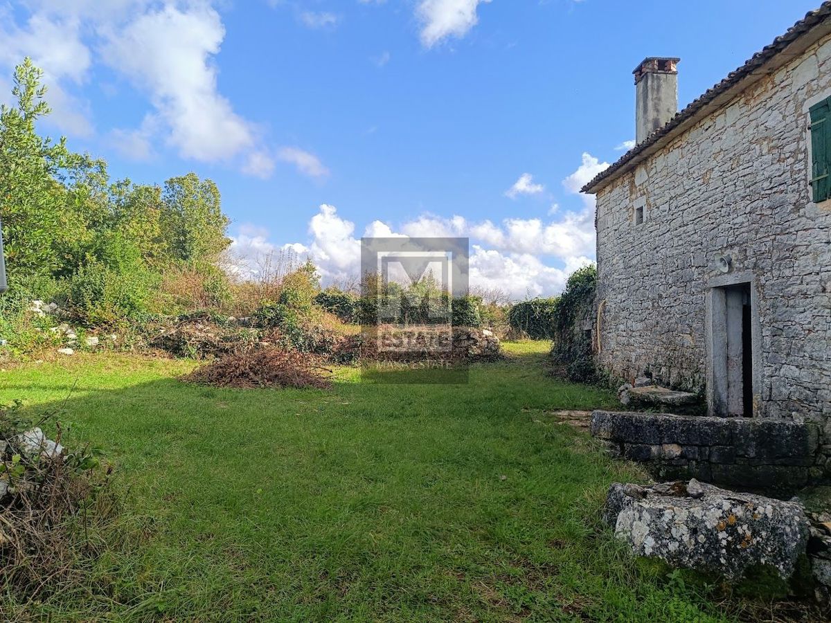 Parenzo, dintorni - Centro storico con ampio terreno edificabile