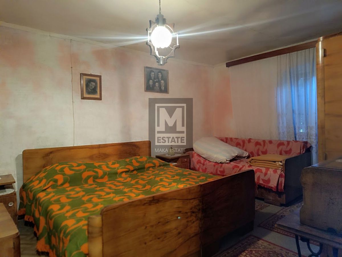 Parenzo, dintorni - Centro storico con ampio terreno edificabile