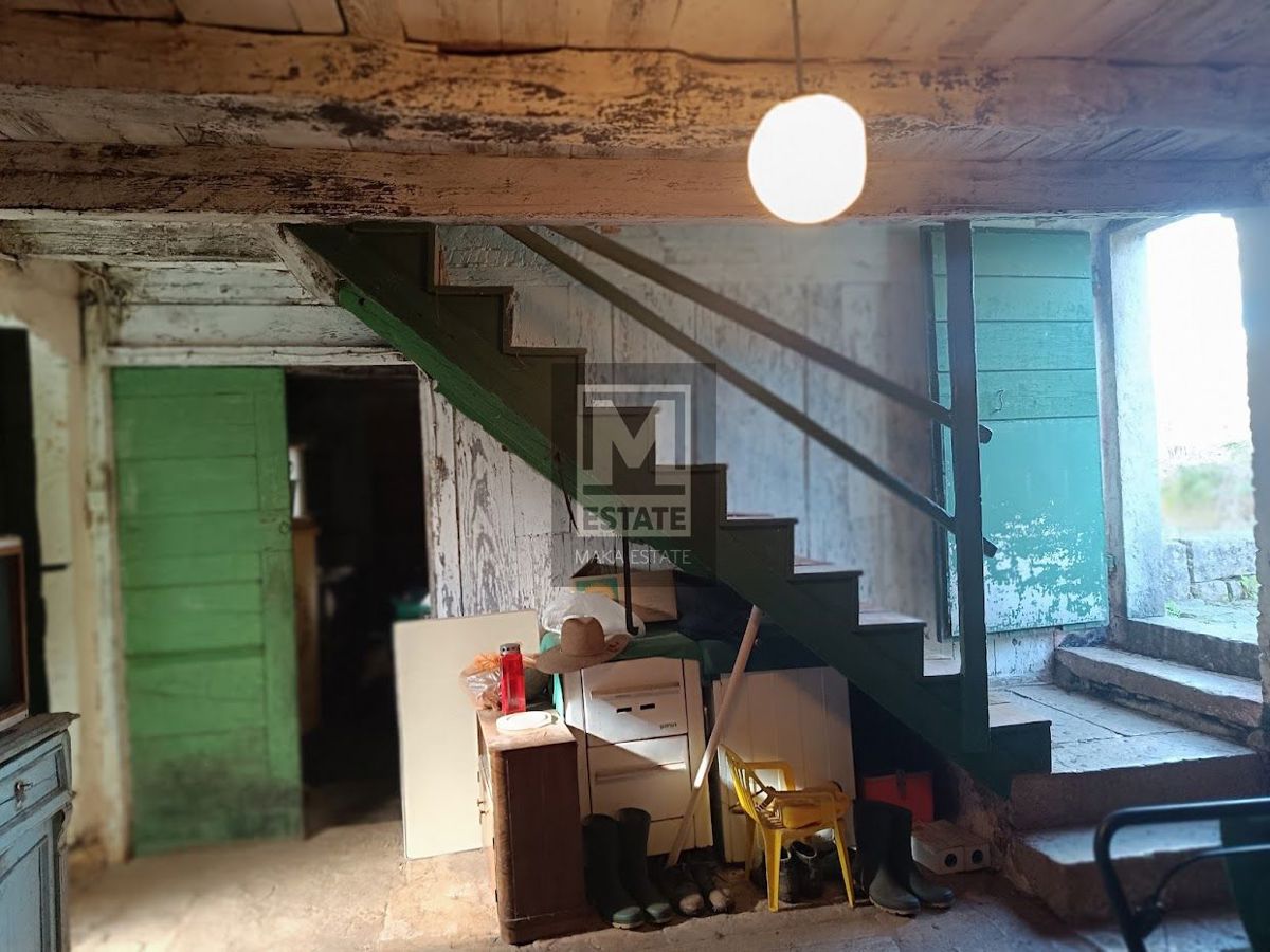 Parenzo, dintorni - Centro storico con ampio terreno edificabile