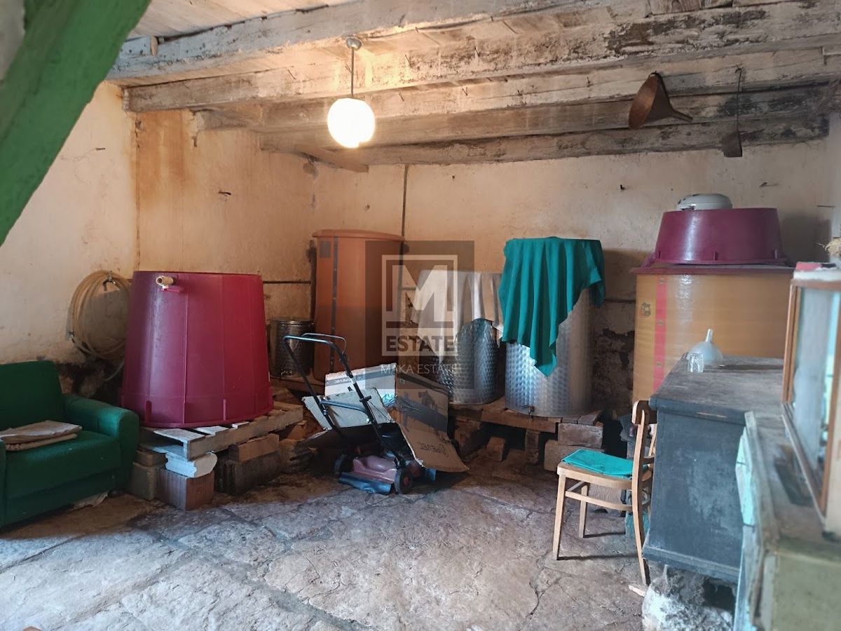 Parenzo, dintorni - Centro storico con ampio terreno edificabile