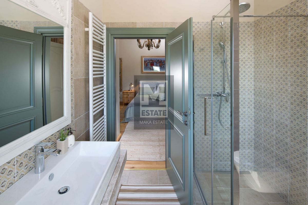 Parenzo, dintorni, villa esclusiva con piscina e impianti sportivi!