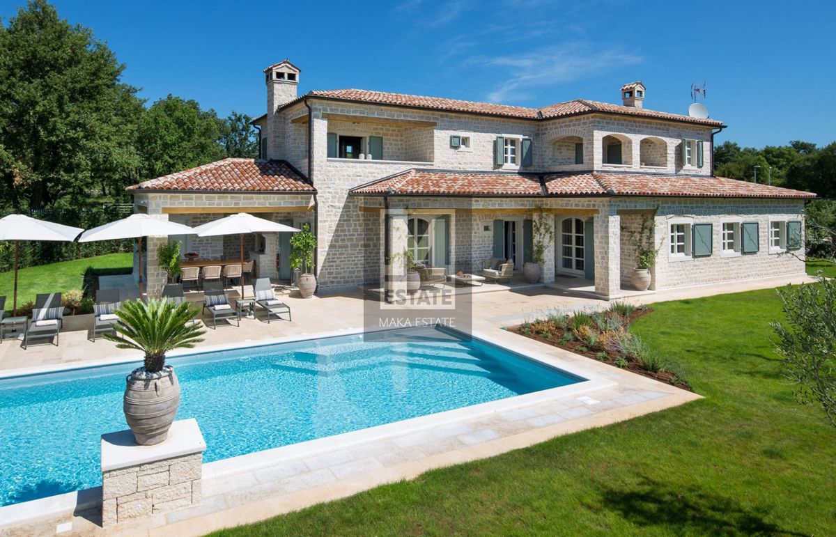 Parenzo, dintorni, villa esclusiva con piscina e impianti sportivi!