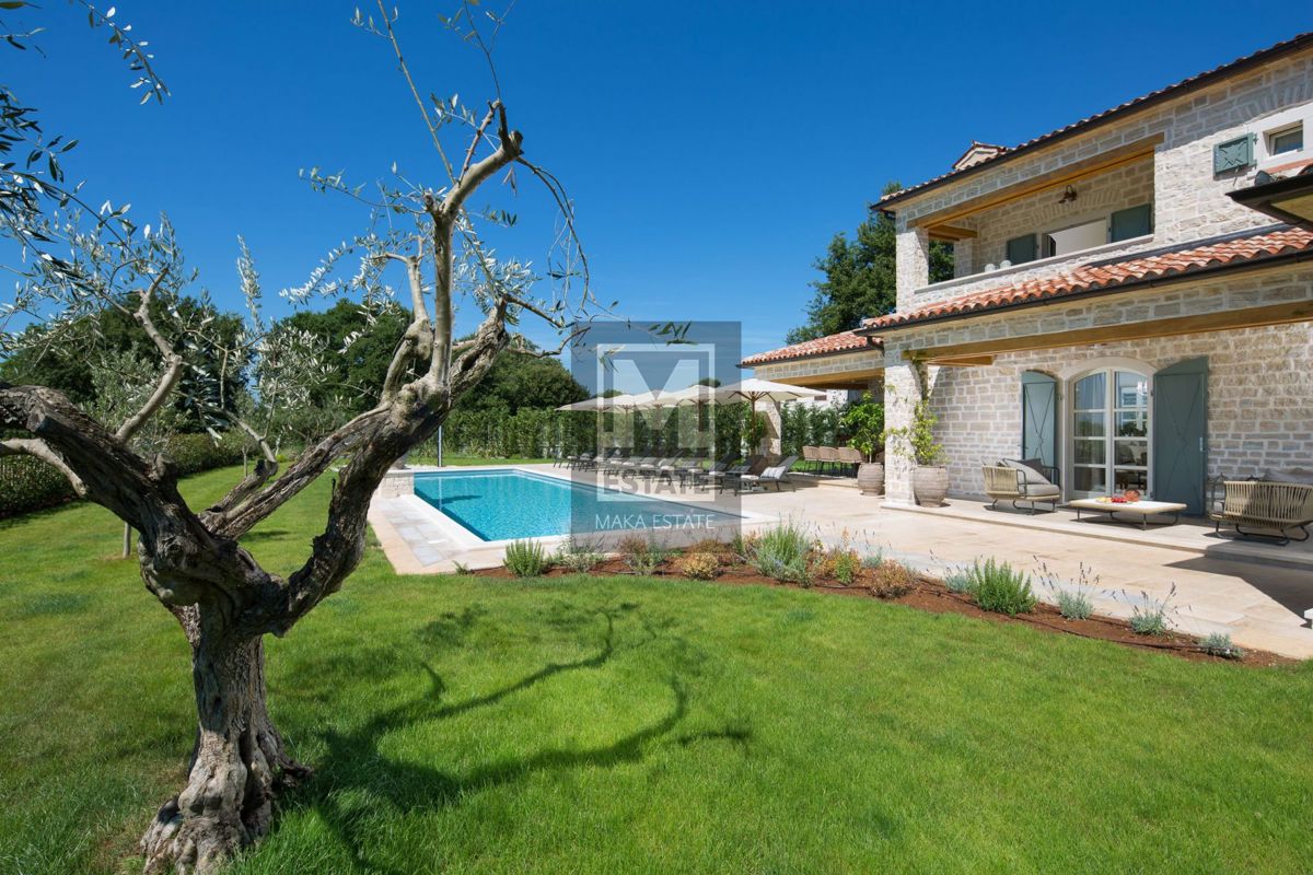 Parenzo, dintorni, villa esclusiva con piscina e impianti sportivi!