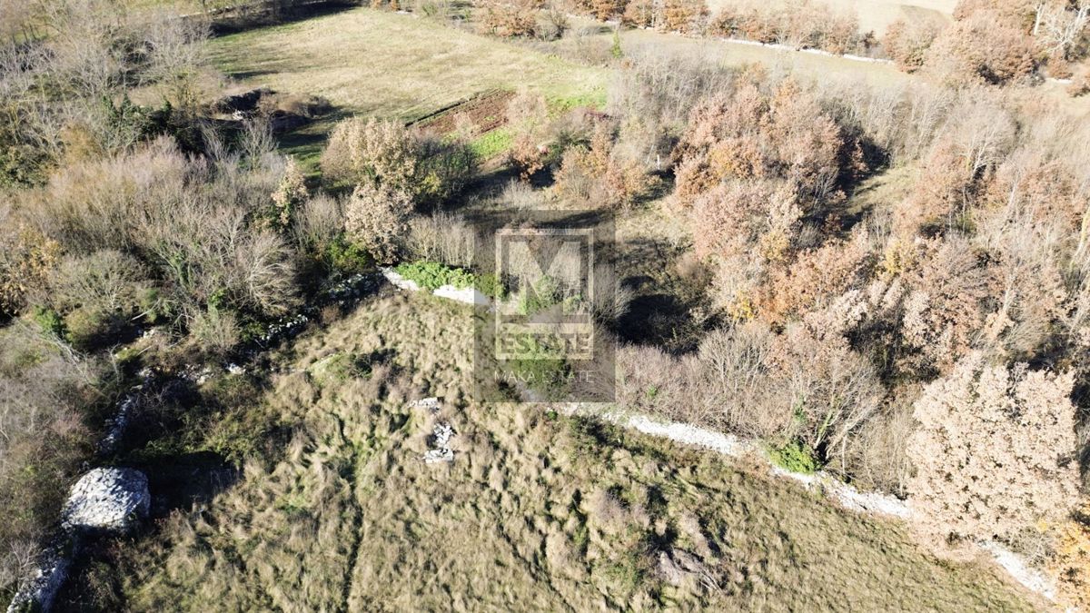 Žminj, una grande tenuta con un edificio storico