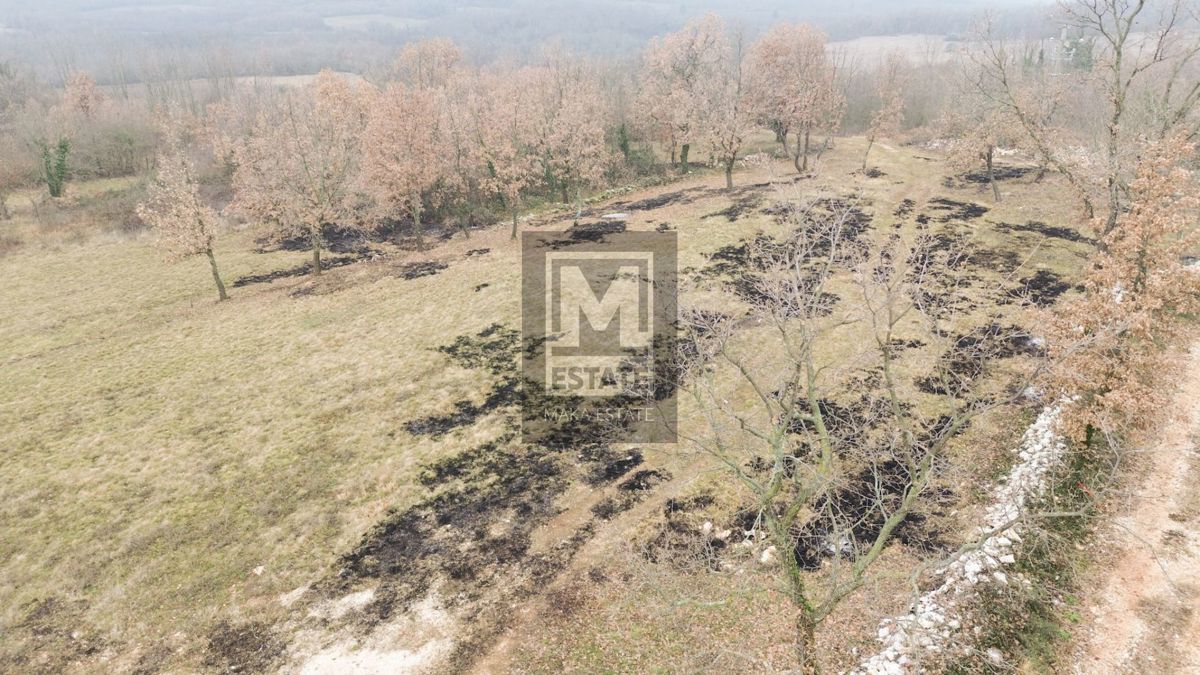 Parenzo, dintorni, Terreno edificabile ai margini del villaggio