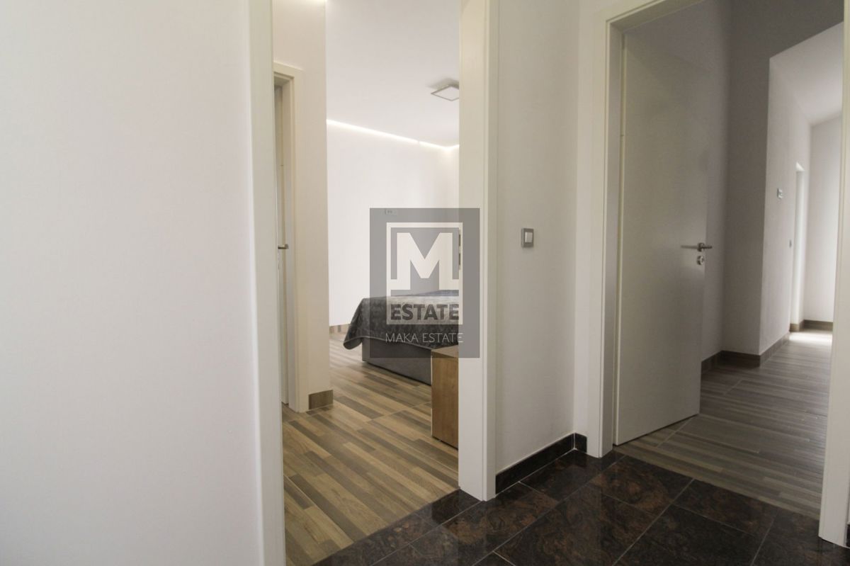 Parenzo, dintorni, Casa con piscina in una posizione tranquilla