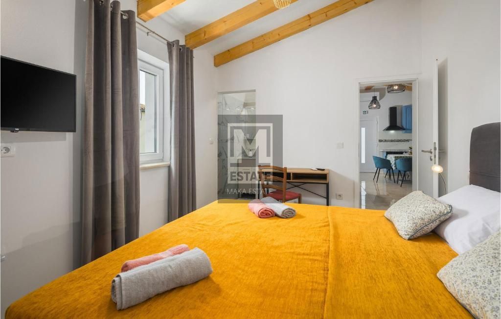 Parenzo, dintorni, Casa unifamiliare con piscina ai margini del villaggio