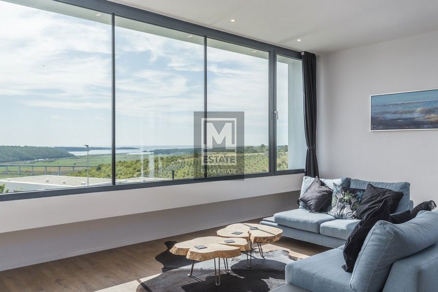 villa di lusso con vista panoramica sul mare