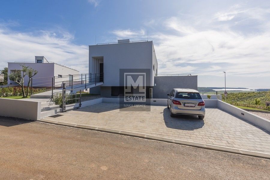 villa di lusso con vista panoramica sul mare