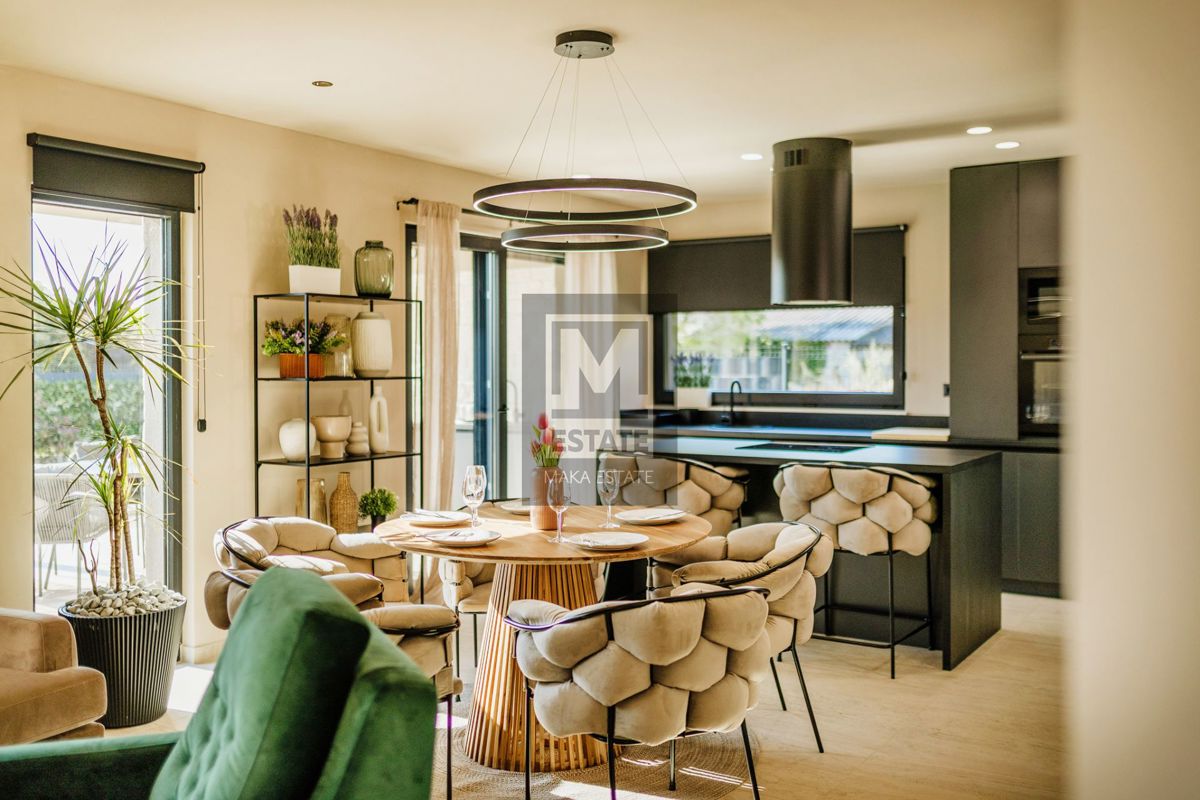 Parenzo, dintorni, villa moderna con piscina!