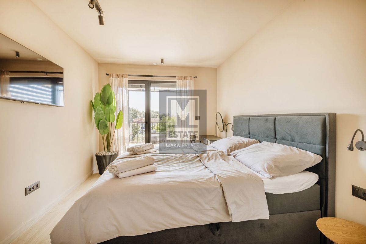 Parenzo, dintorni, villa moderna con piscina!