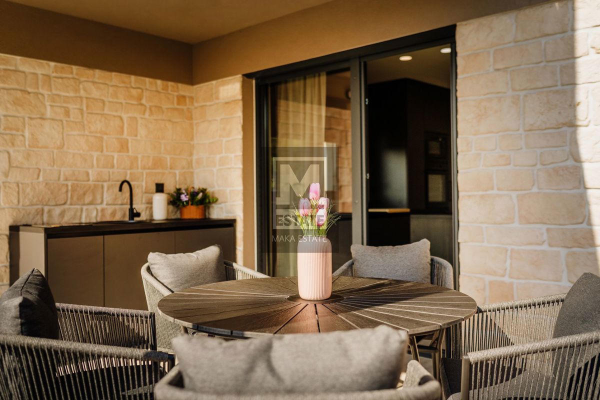 Parenzo, dintorni, villa moderna con piscina!