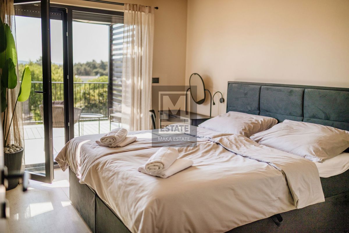 Parenzo, dintorni, villa moderna con piscina!