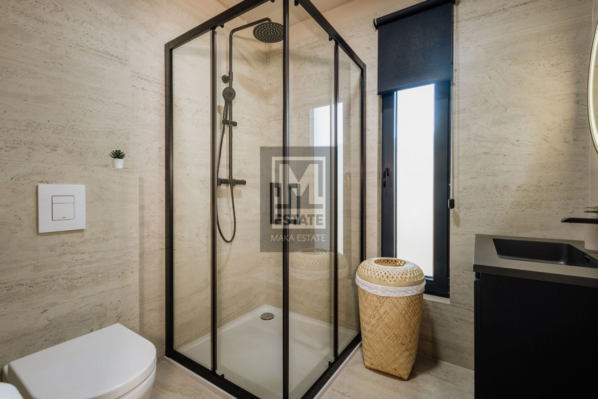 Parenzo, dintorni, villa moderna con piscina!