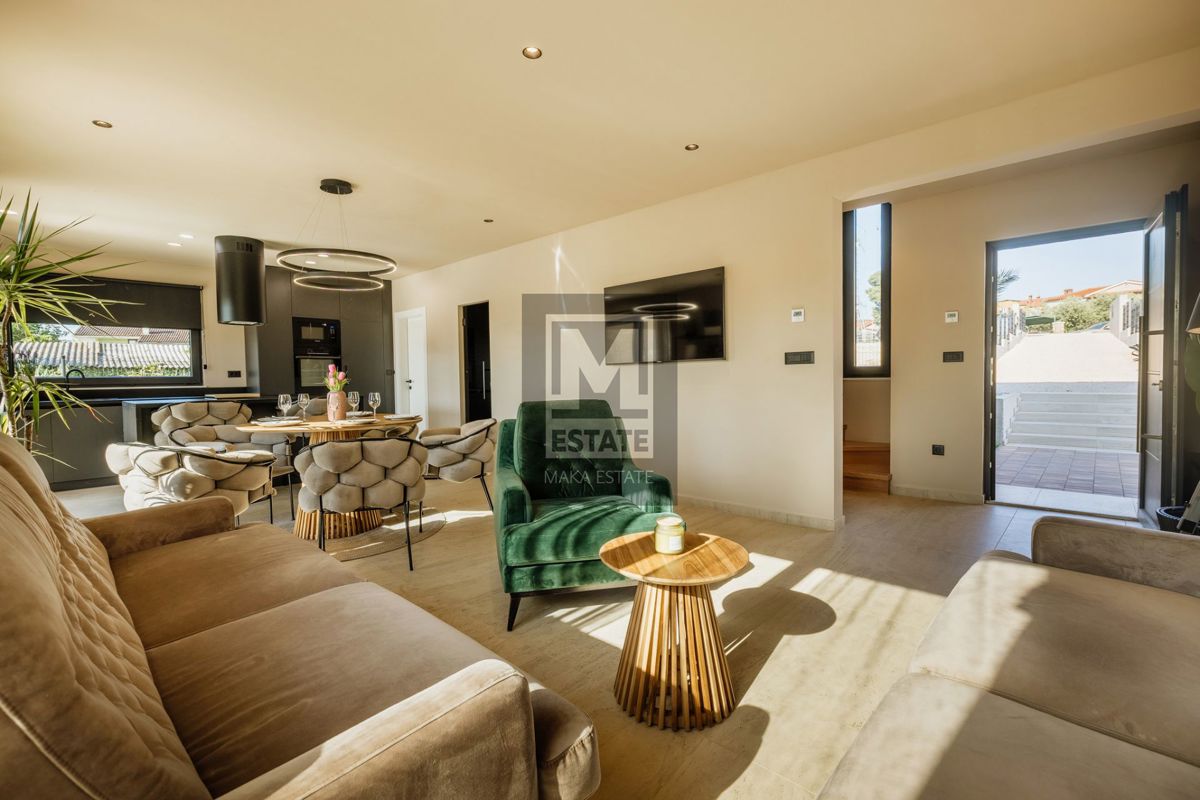 Parenzo, dintorni, villa moderna con piscina!
