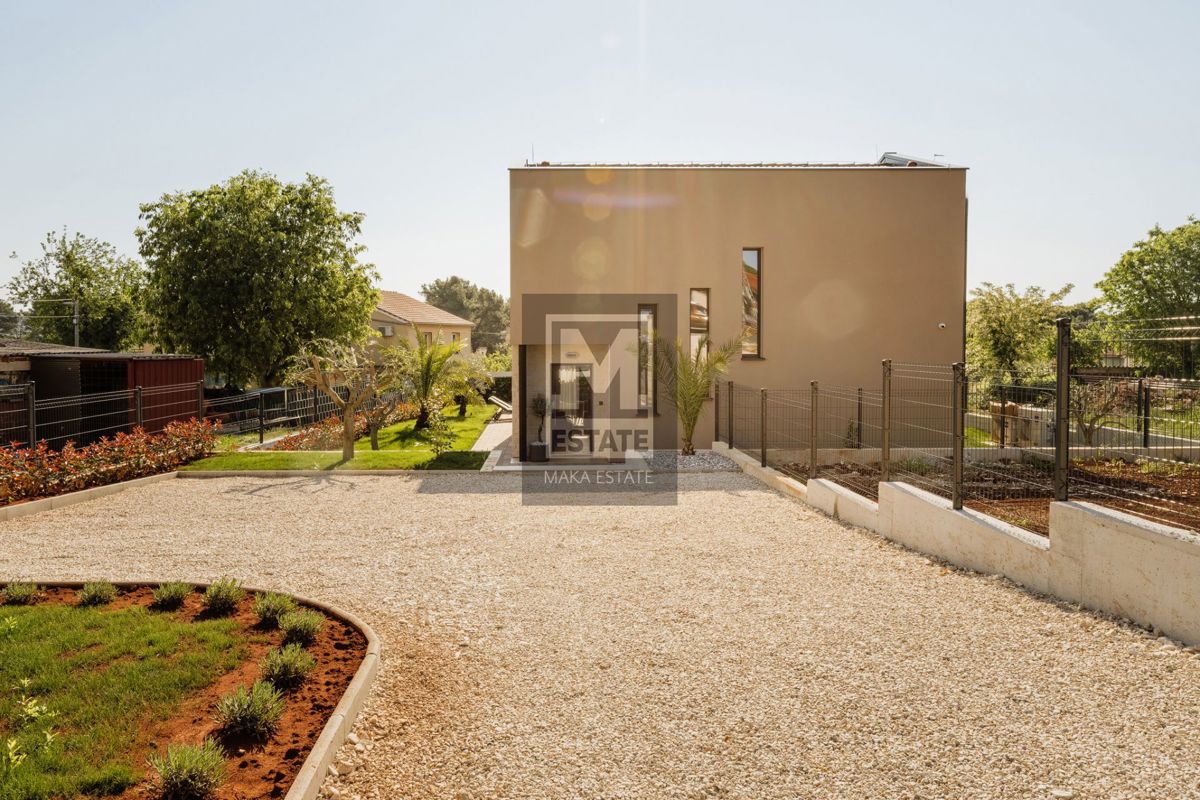 Parenzo, dintorni, villa moderna con piscina!