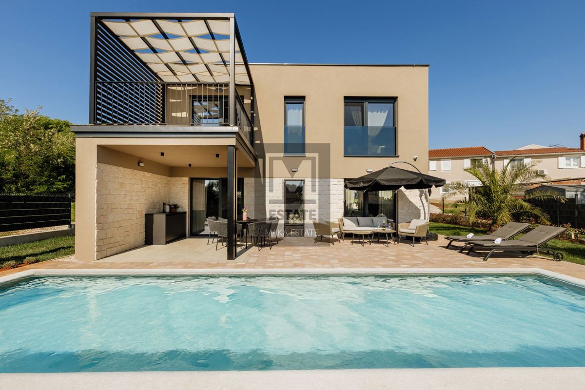 Parenzo, dintorni, villa moderna con piscina!