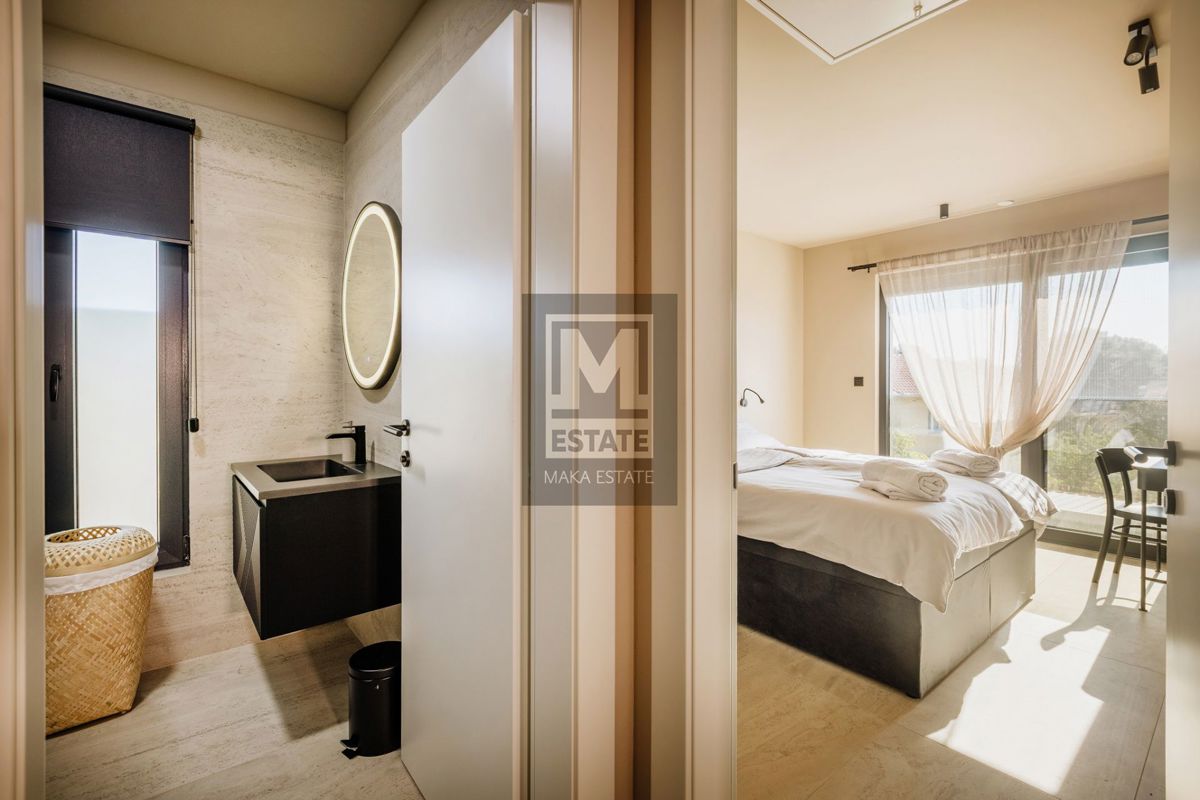 Parenzo, dintorni, villa moderna con piscina!