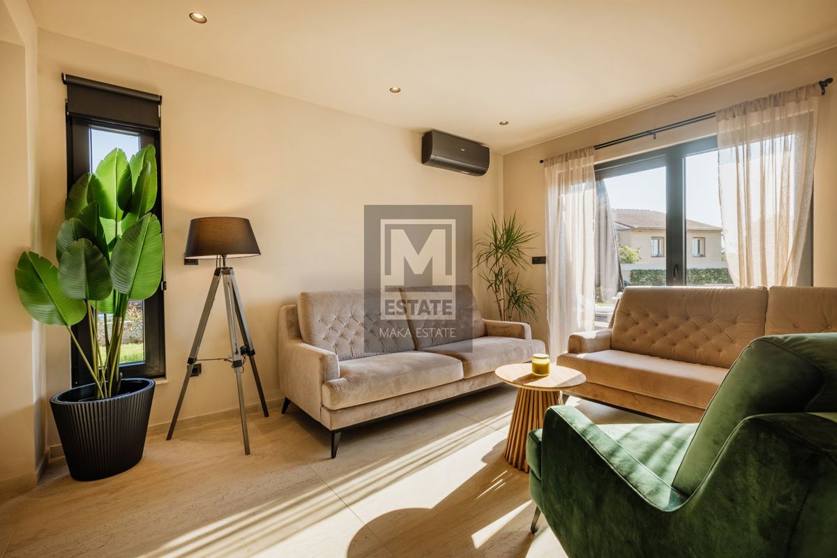 Parenzo, dintorni, villa moderna con piscina!