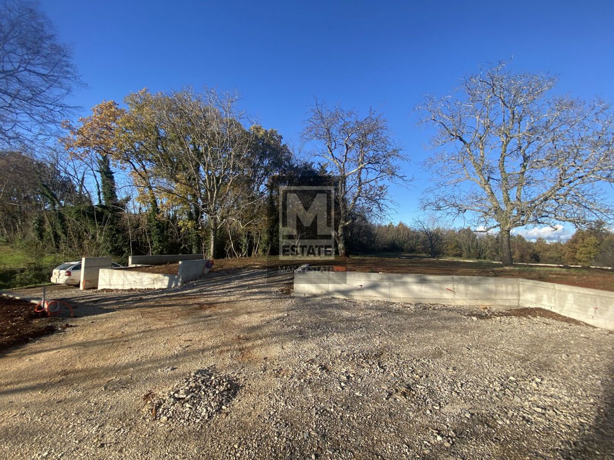 Istria, Gimino, Casa con ampio giardino e piscina