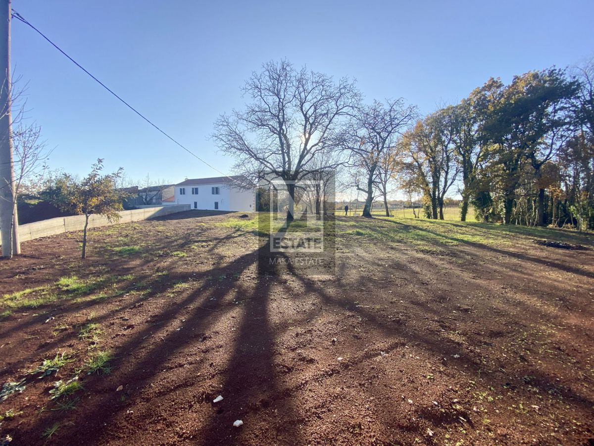 Istria, Gimino, Casa con ampio giardino e piscina