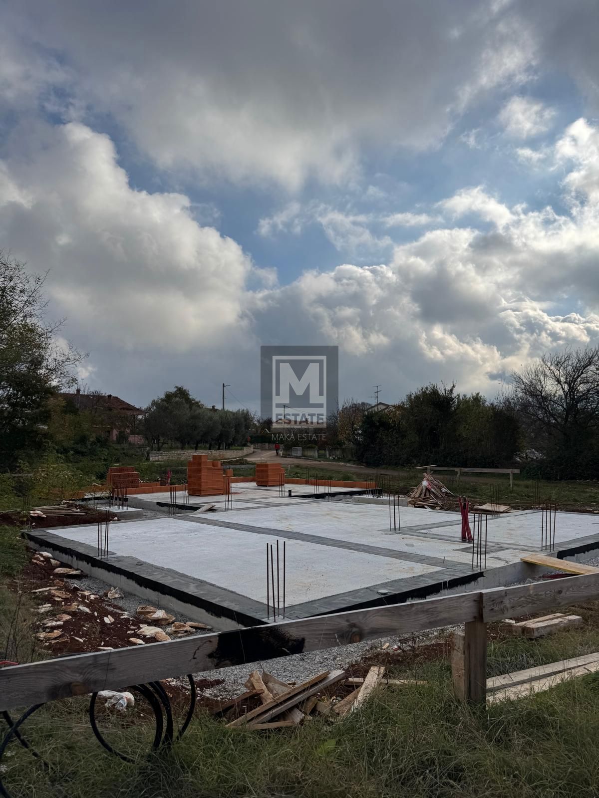 Parenzo, dintorni, ottima casa a un piano con piscina!