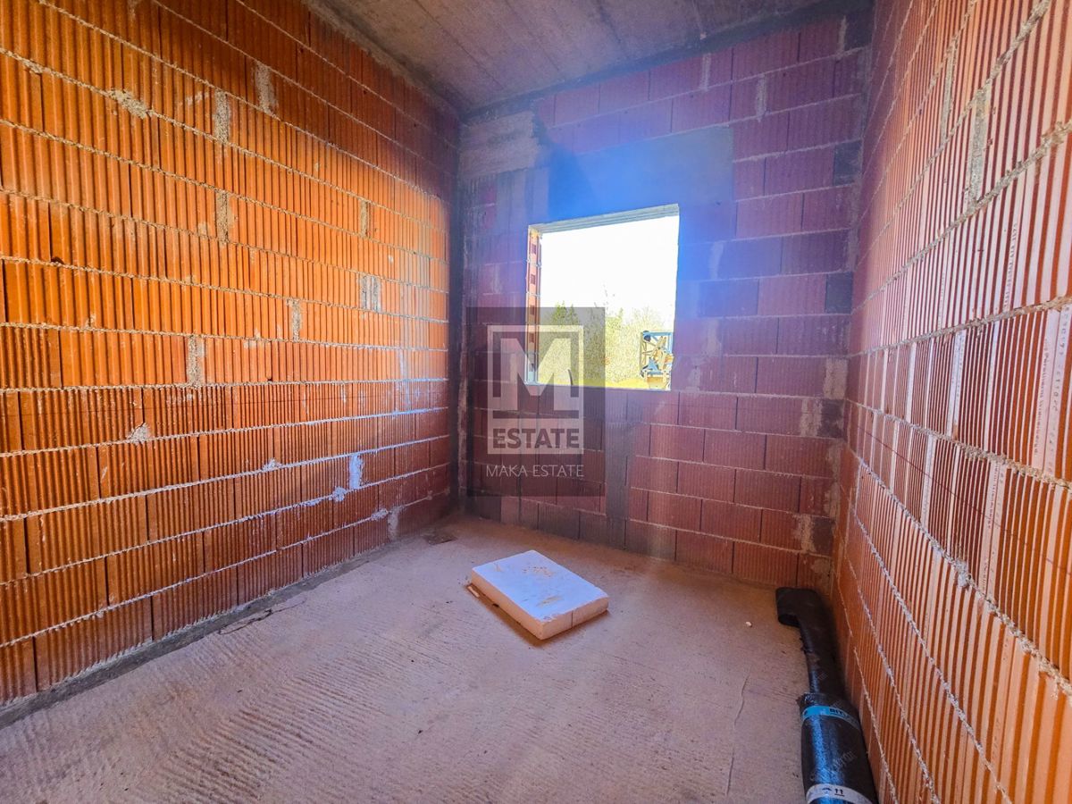 Parenzo, dintorni, villa moderna con piscina in costruzione!