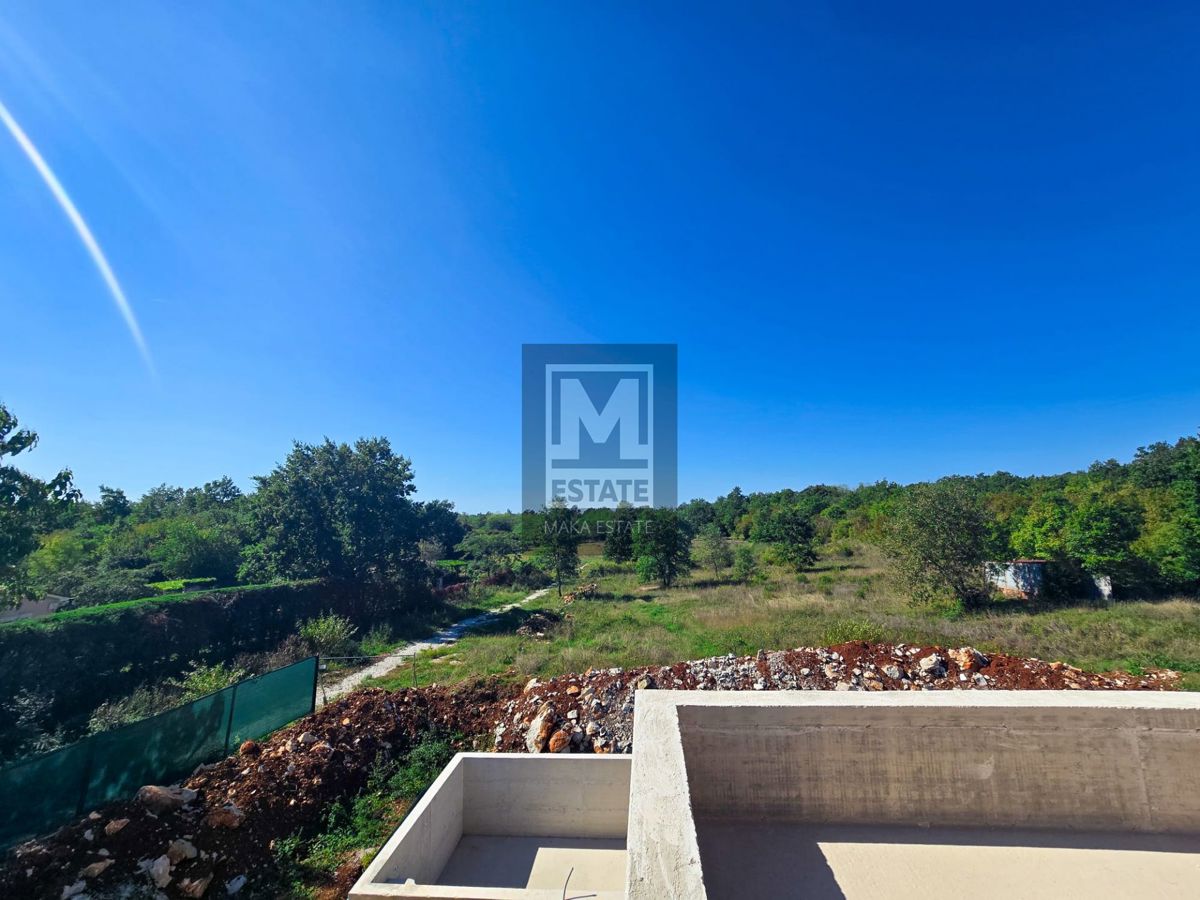 Parenzo, dintorni, villa moderna con piscina in costruzione!