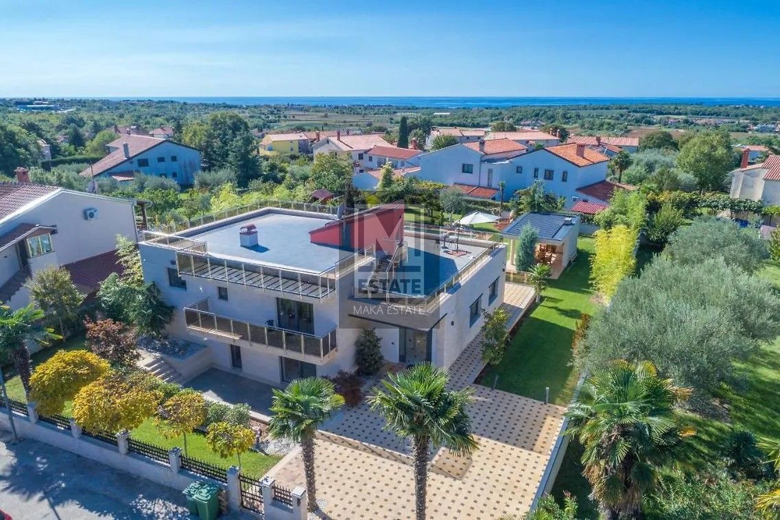 Parenzo, dintorni, imponente villa con ampio giardino e vista mare!