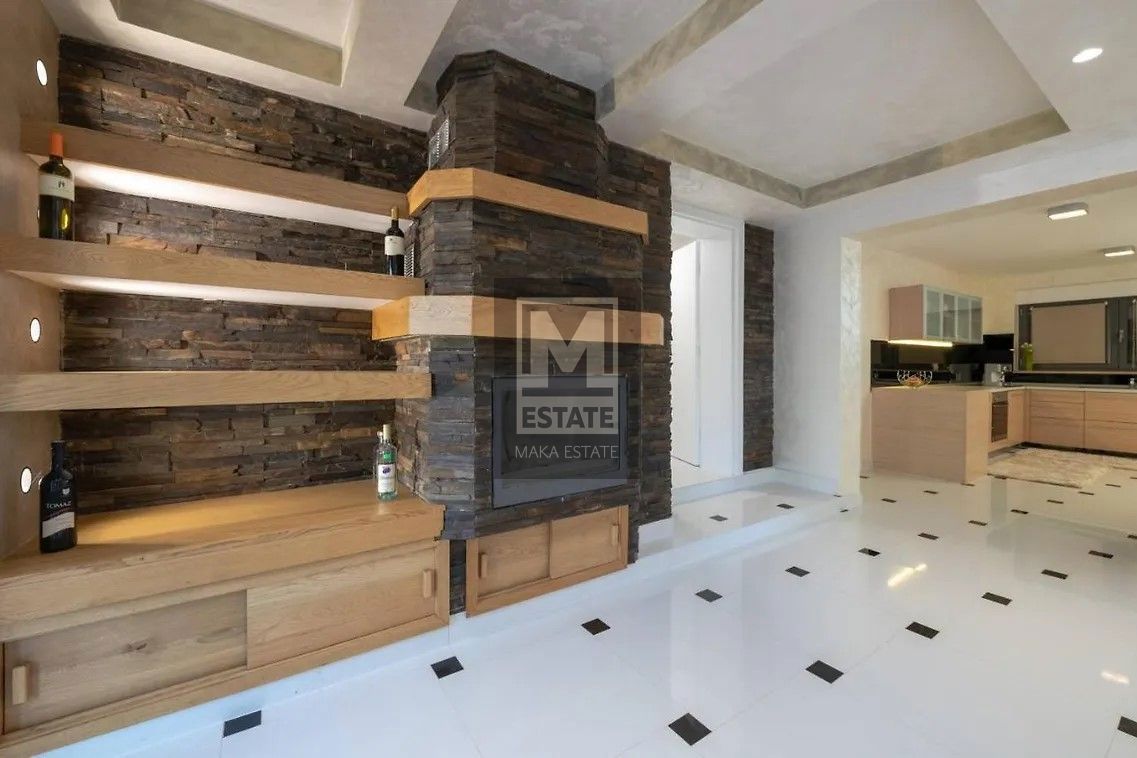 Parenzo, dintorni, imponente villa con ampio giardino e vista mare!