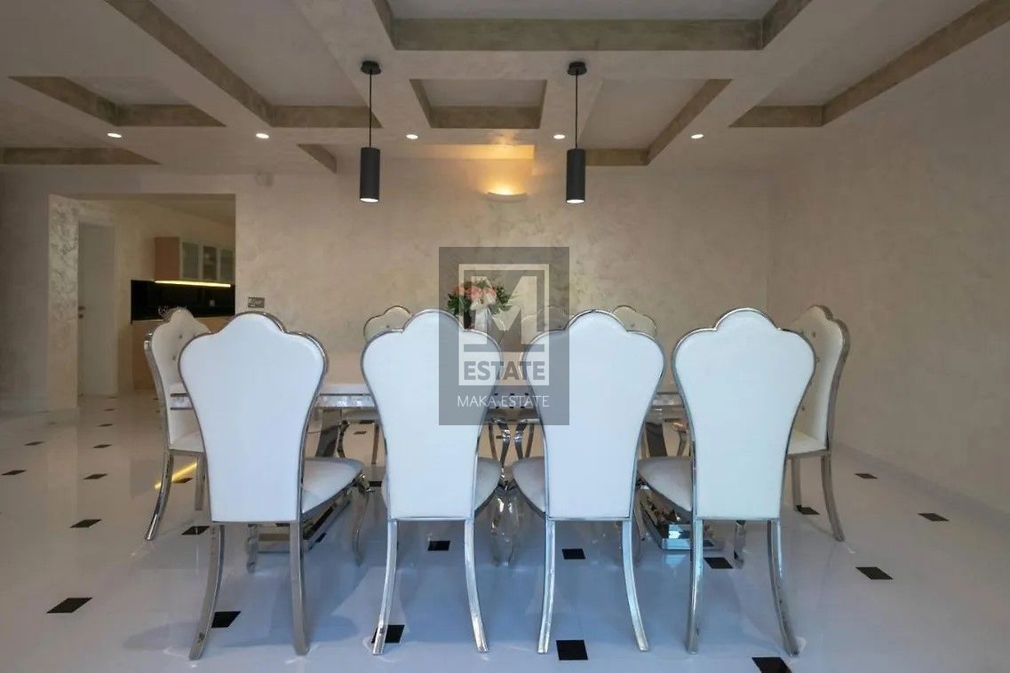 Parenzo, dintorni, imponente villa con ampio giardino e vista mare!