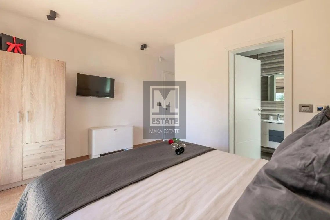 Parenzo, dintorni, imponente villa con ampio giardino e vista mare!