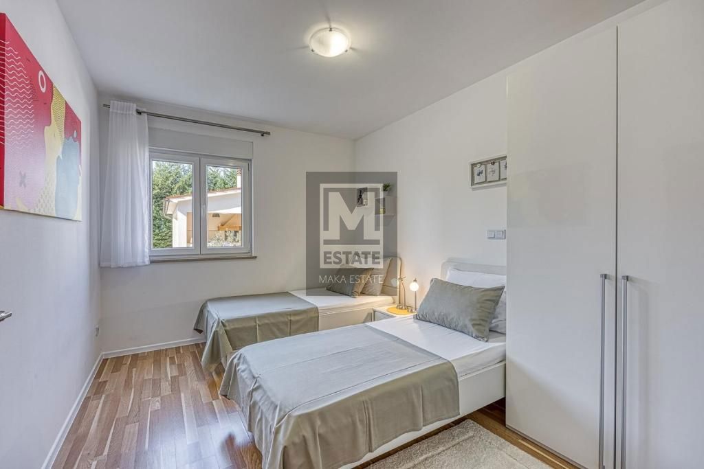 Parenzo, dintorni, ottima casa unifamiliare con piscina in un posto tranquillo!