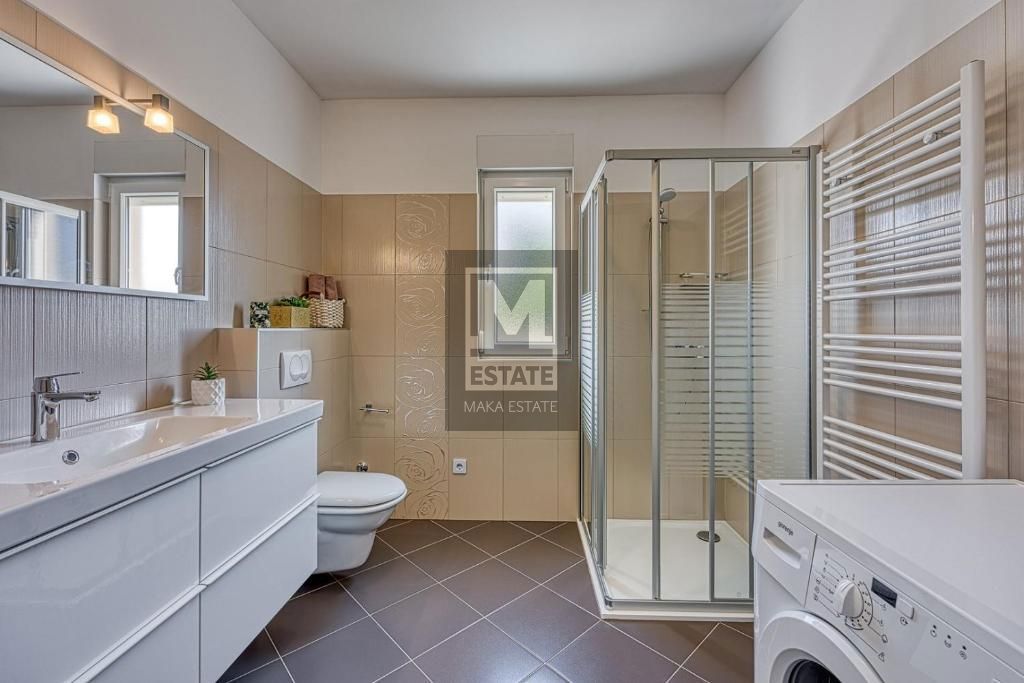 Parenzo, dintorni, ottima casa unifamiliare con piscina in un posto tranquillo!
