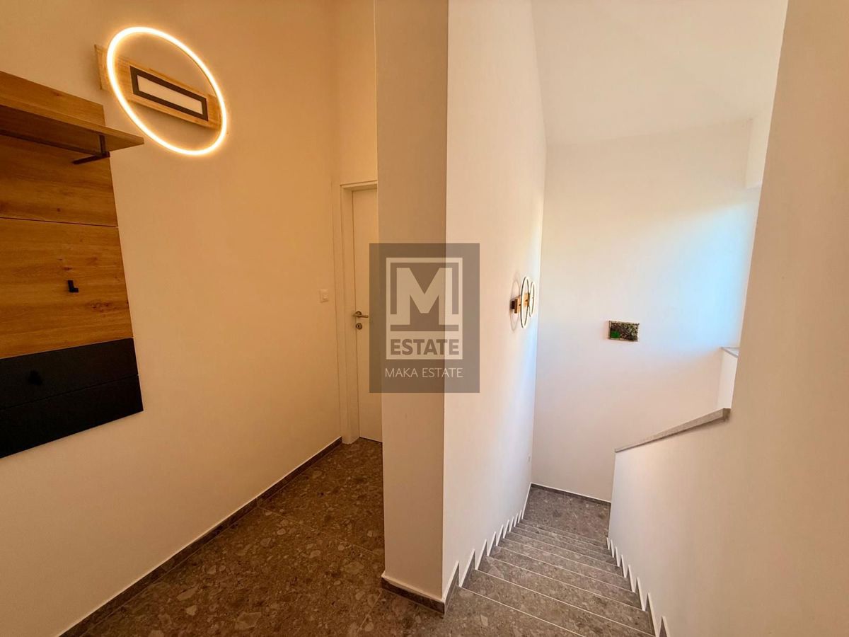 Castellier, dintorni, casa con piscina in un villaggio tranquillo