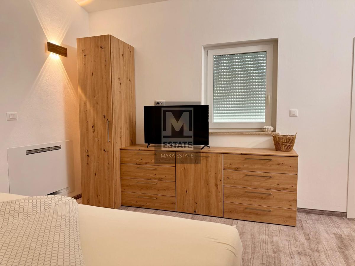 Castellier, dintorni, casa con piscina in un villaggio tranquillo