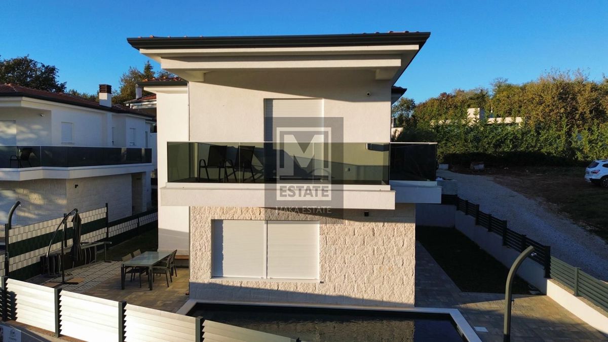 Castellier, dintorni, casa con piscina in un villaggio tranquillo