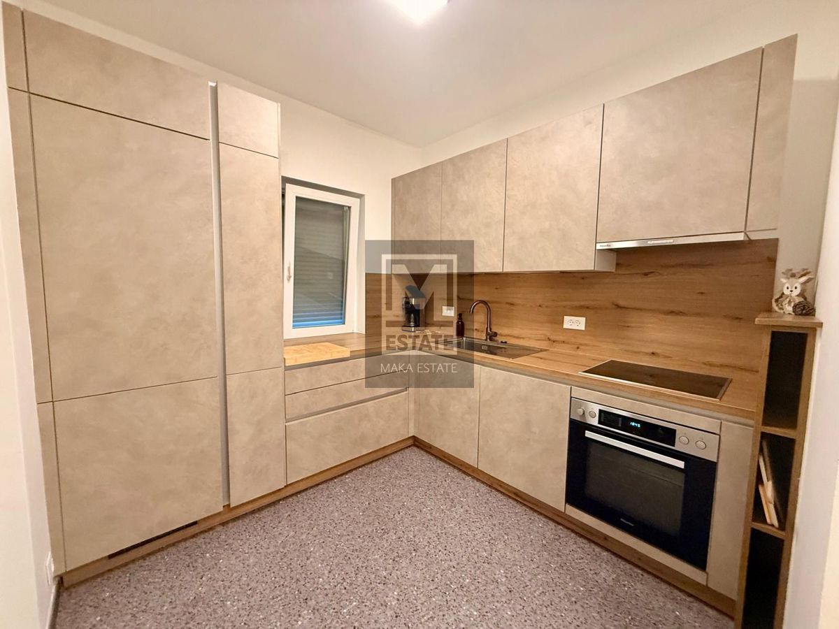 Castellier, dintorni, casa con piscina in un villaggio tranquillo