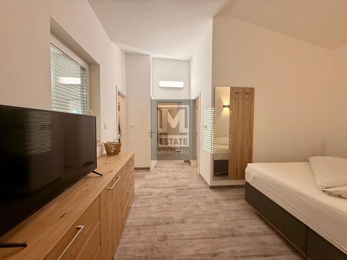 Castellier, dintorni, casa con piscina in un villaggio tranquillo