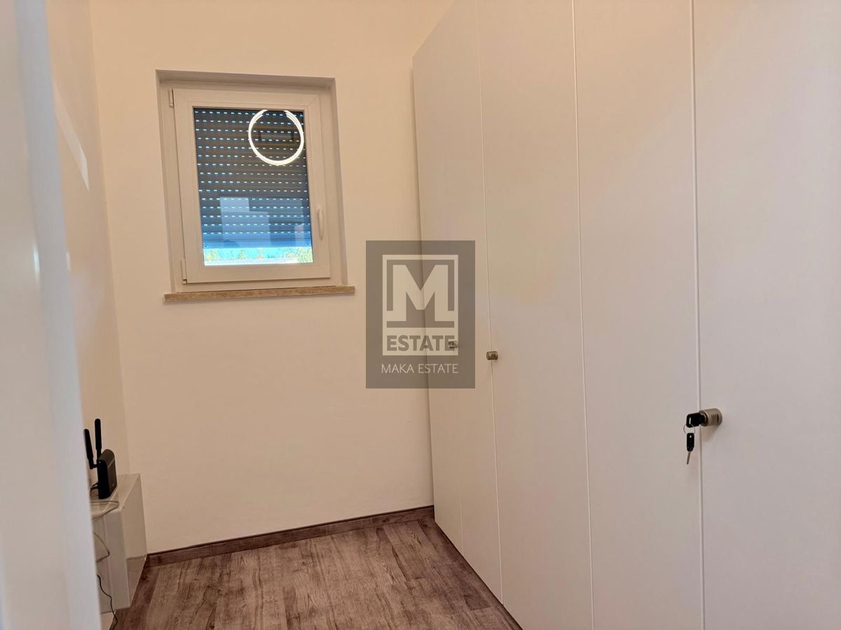 Castellier, dintorni, casa con piscina in un villaggio tranquillo