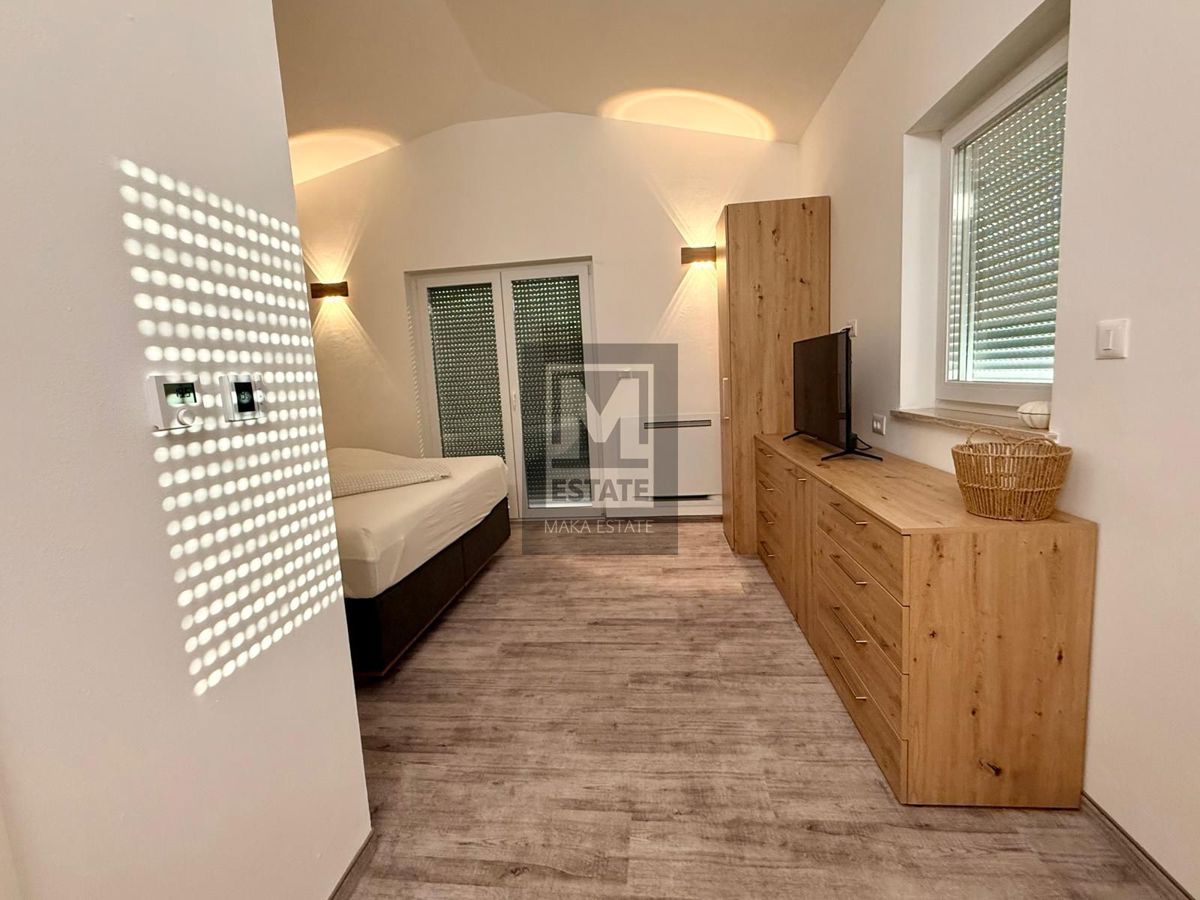 Castellier, dintorni, casa con piscina in un villaggio tranquillo