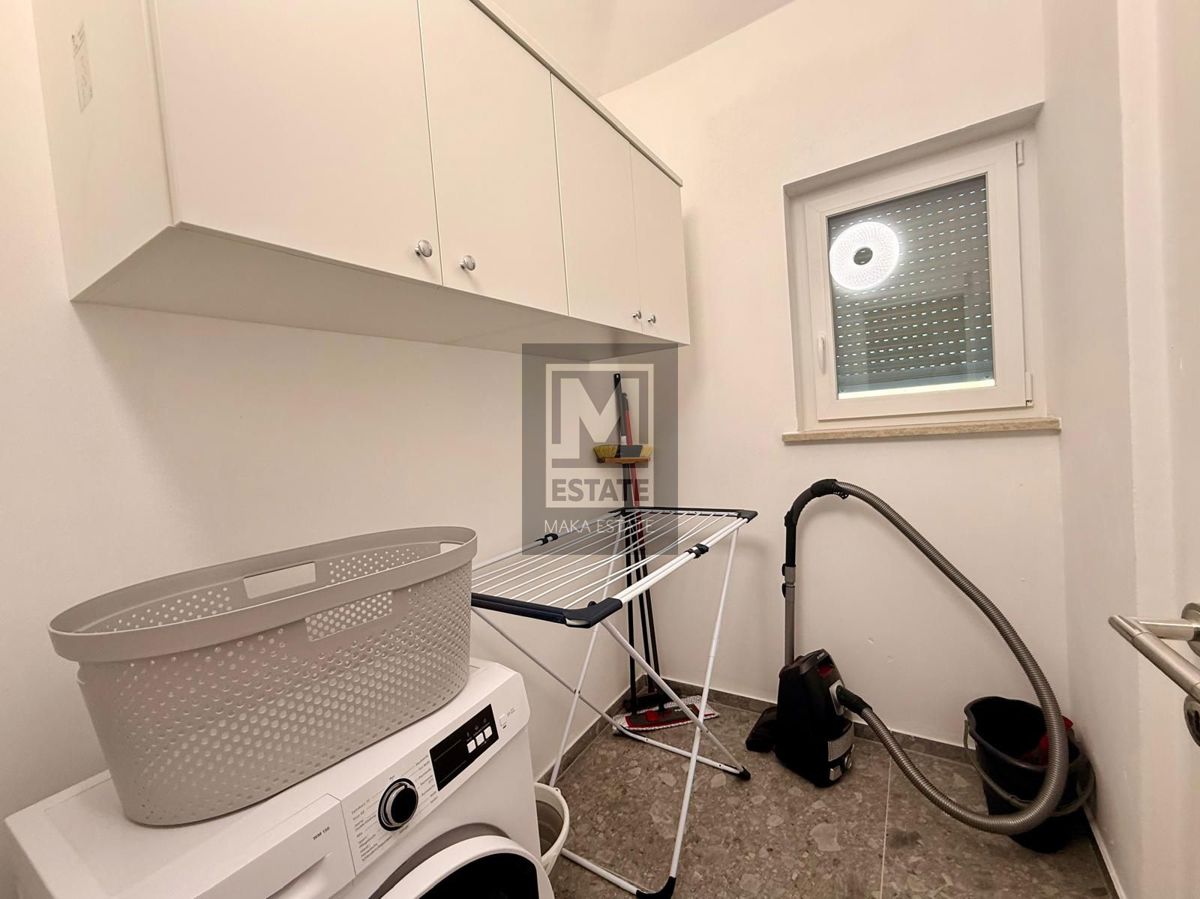 Castellier, dintorni, casa con piscina in un villaggio tranquillo