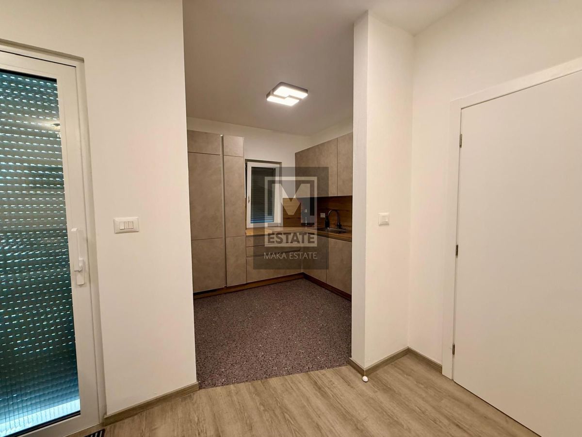 Castellier, dintorni, casa con piscina in un villaggio tranquillo