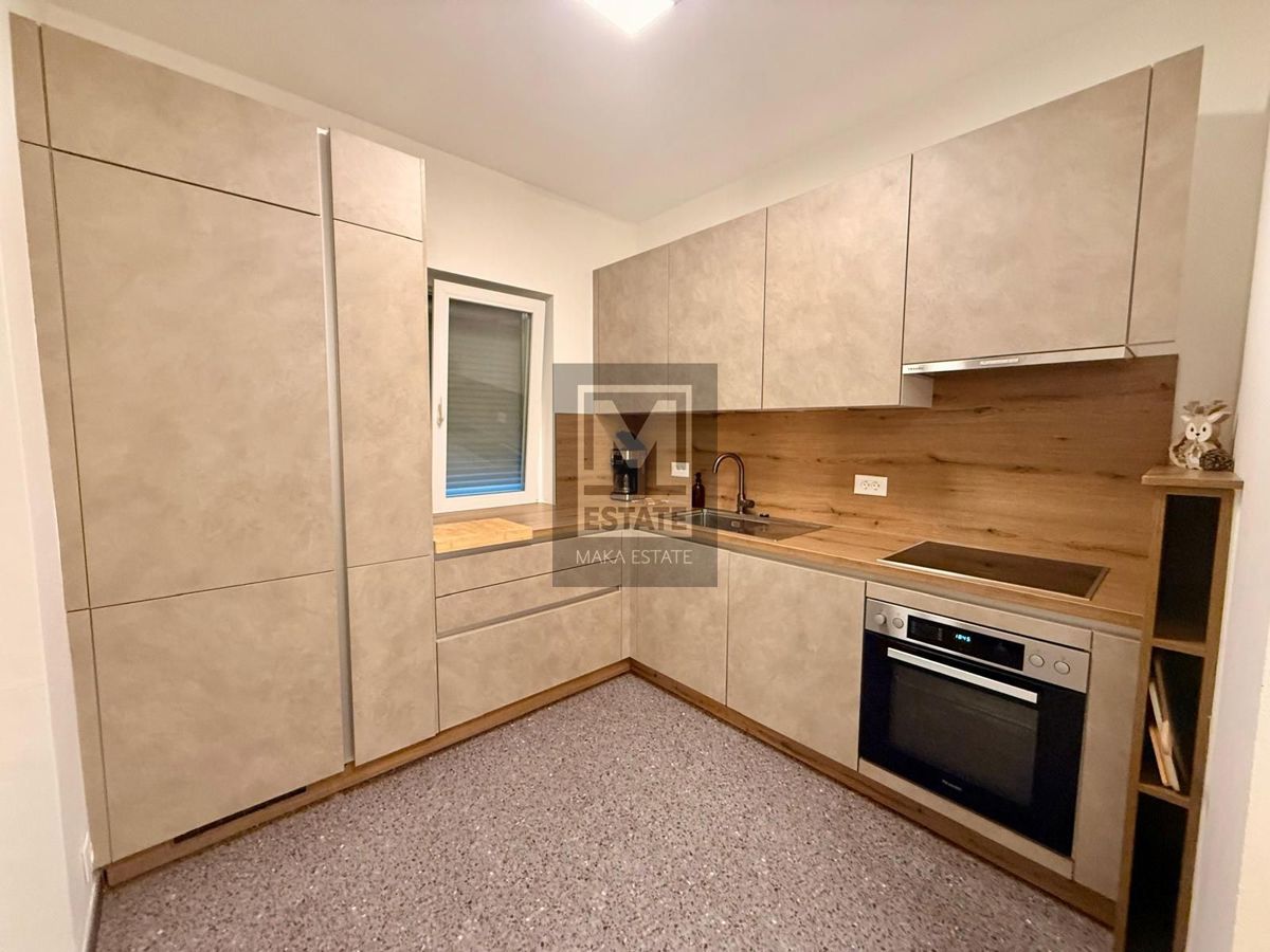 Castellier, dintorni, casa con piscina in un villaggio tranquillo