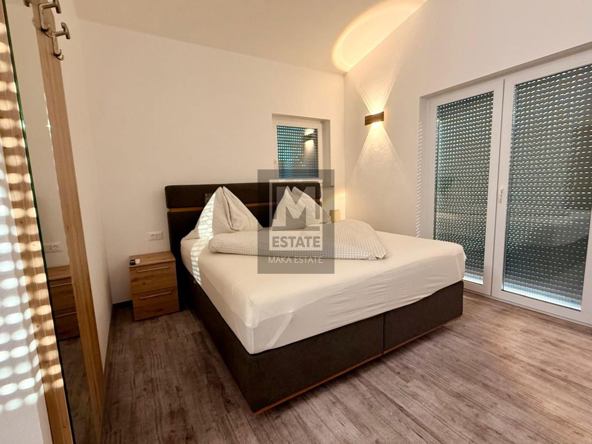 Castellier, dintorni, casa con piscina in un villaggio tranquillo