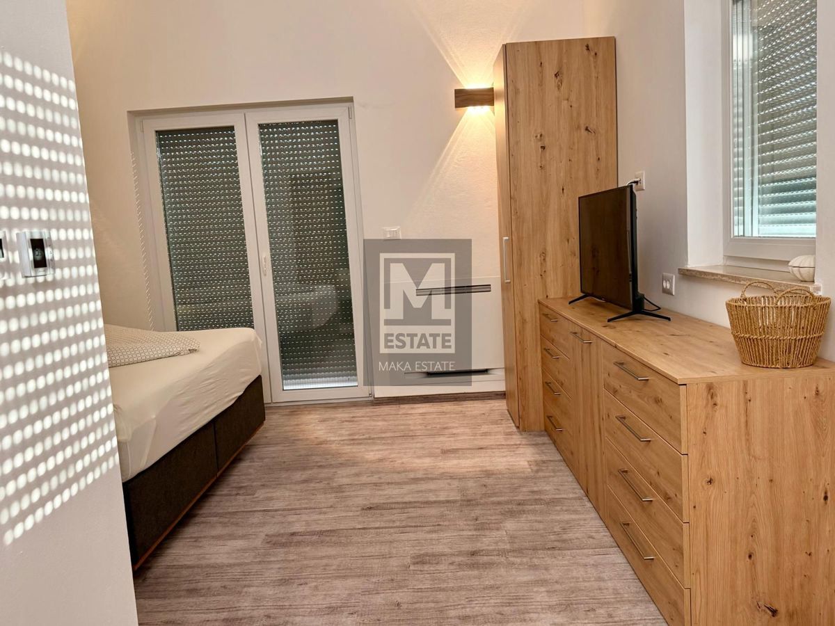 Castellier, dintorni, casa con piscina in un villaggio tranquillo