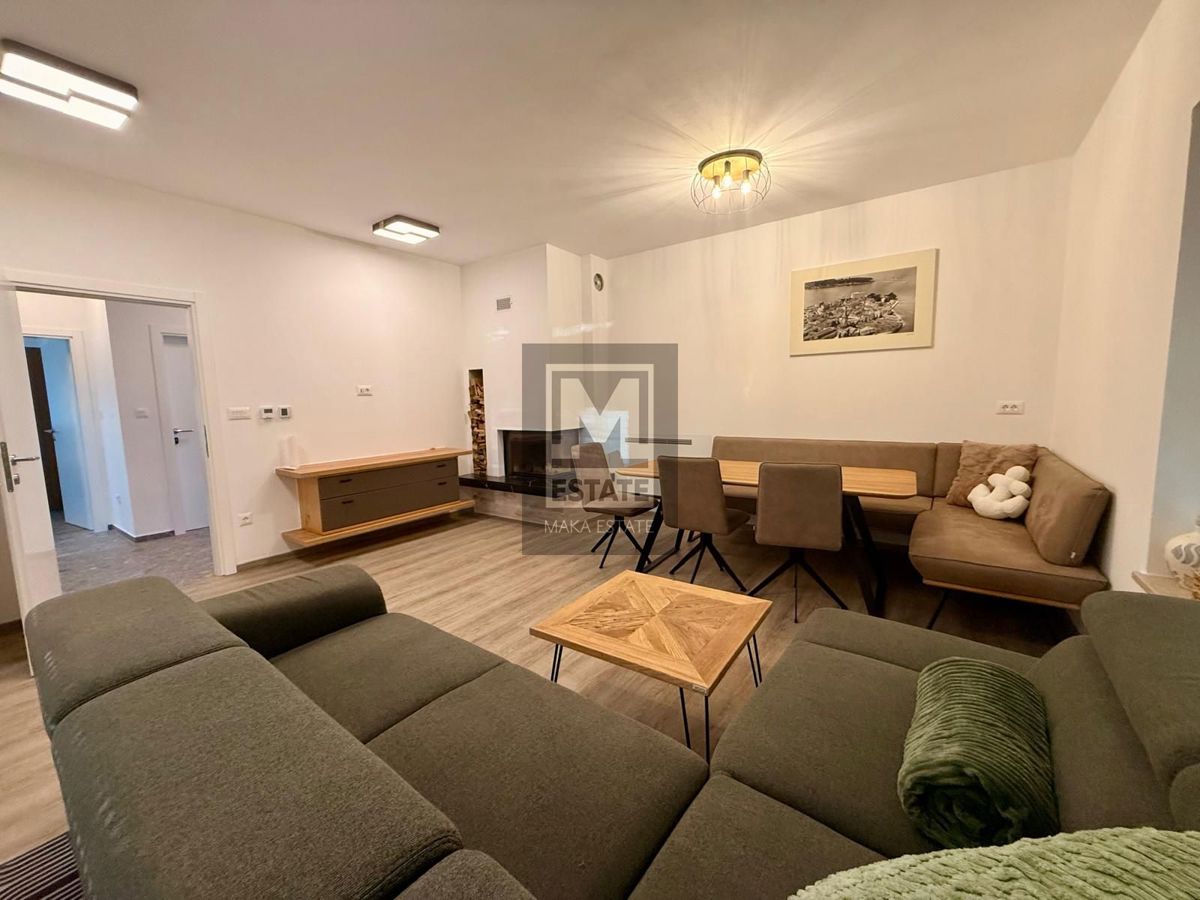 Castellier, dintorni, casa con piscina in un villaggio tranquillo